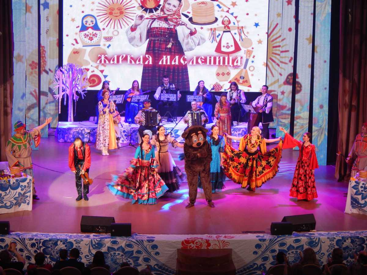 В последний день зимы в Башкирской филармонии с размахом прошло празднование Широкой Масленицы – Блинный Weekend!